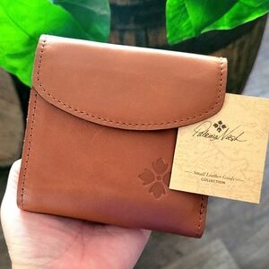 NWT Patricia Nash Reiti Biscuit Leather Wallet